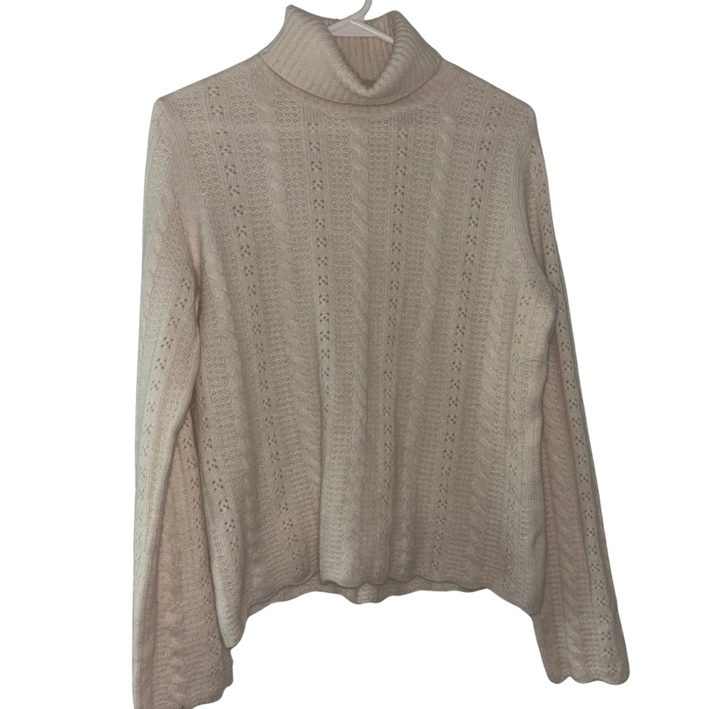 SAKS FIFTH AVENUE 100% Cashmere Women’s Sweater Size L- Excellent Condition